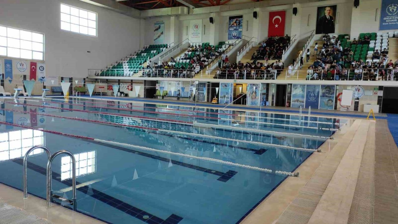 Karslı çocuklar yüzme eğitimi alacak