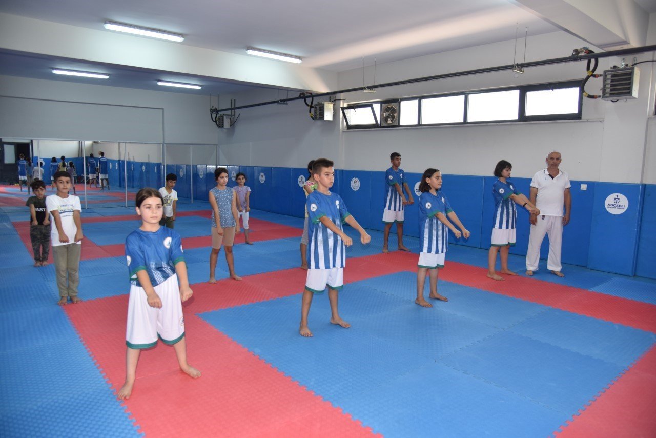 Kartepe Yaz Spor Okulları sezonu açtı