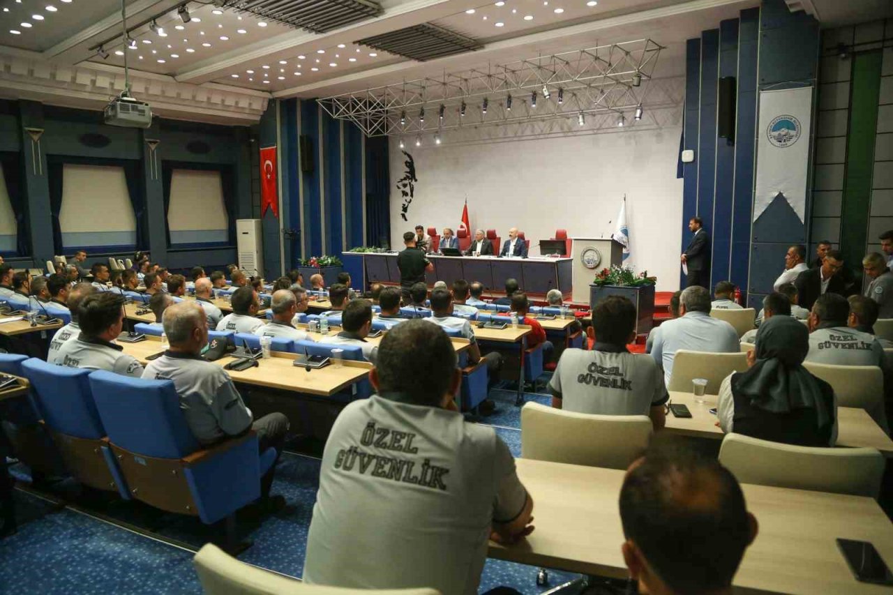 Büyükşehir’den özel güvenlik personeline ’özel’ seminer