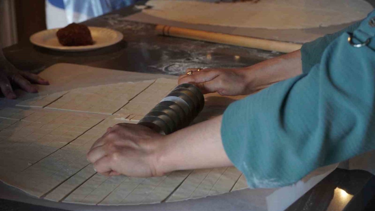 Keçiören’de ödüllü mantı bükme yarışması düzenlendi