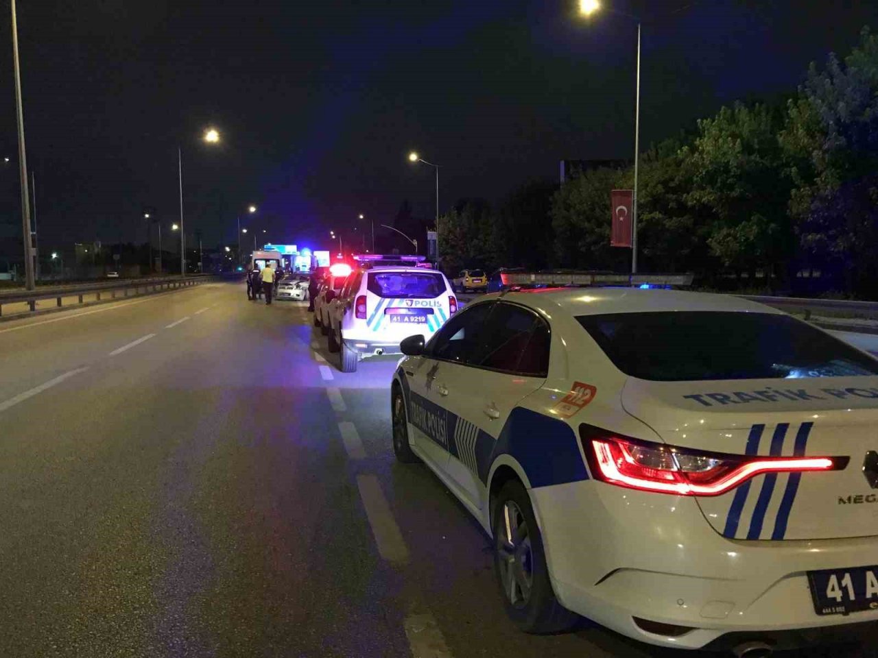 Kazada kopan tekerlek başka kazaya sebep oldu: 2 yaralı