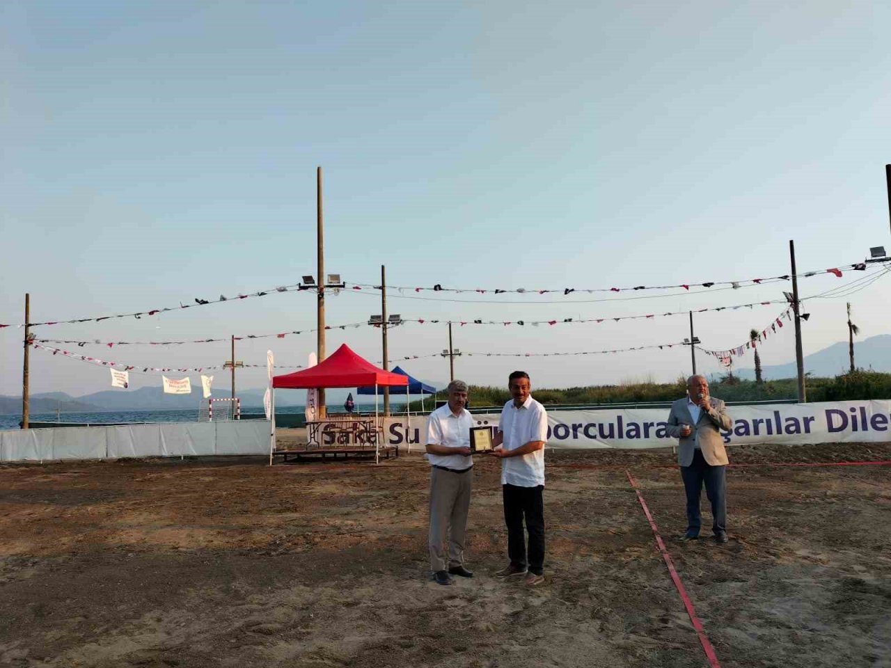 Köyceğiz’de Yaşar Sevim Plaj Hentbol Şampiyonası başladı