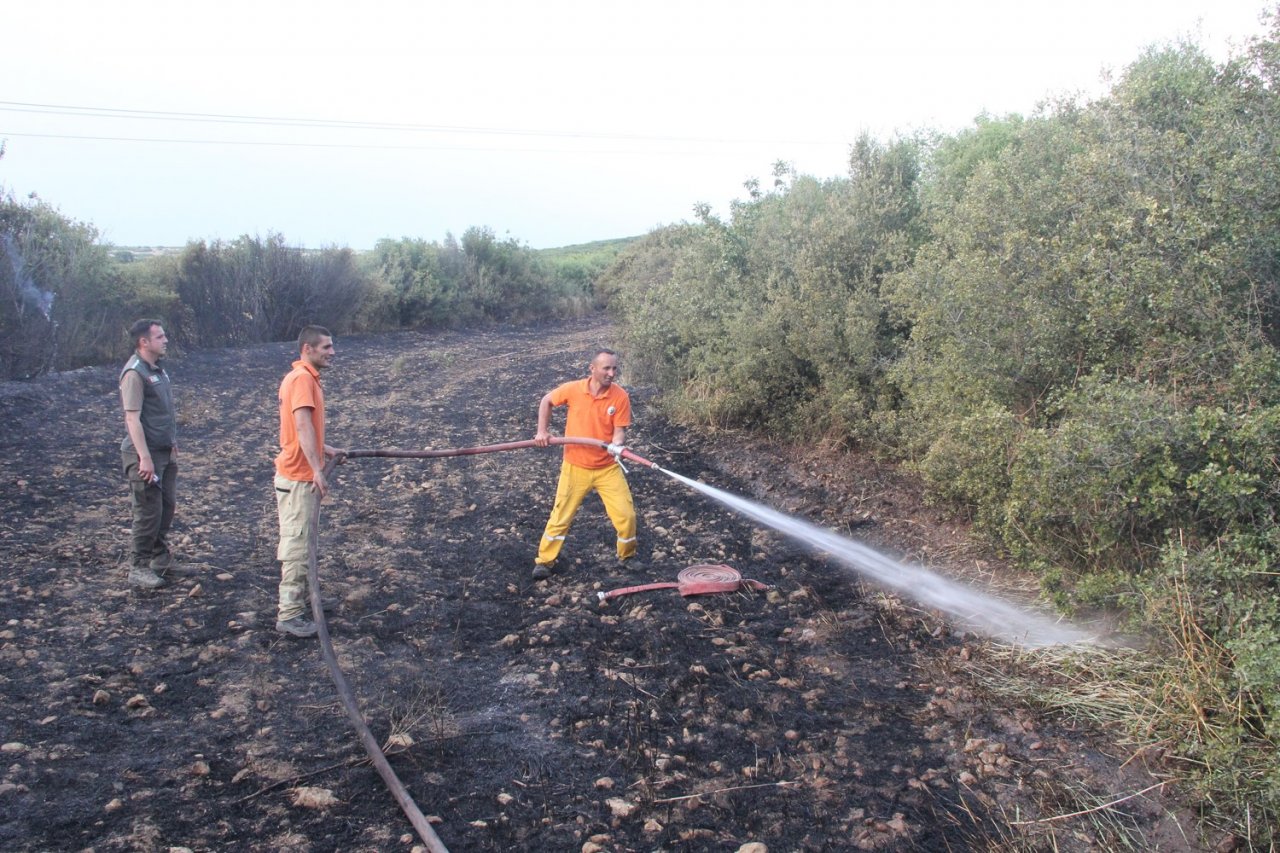 Kula’da 30 dönüm ekin tarlası yandı