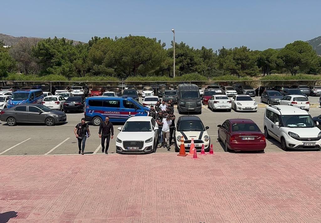 Mekan sahibiyle müşteriler arasında kavga çıktı