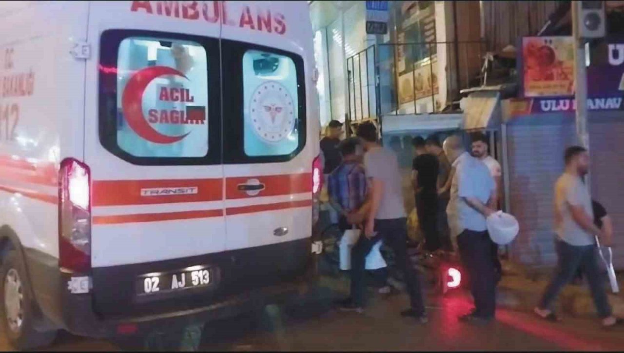 Motosiklet ile otomobil çarpıştı: 1 yaralı