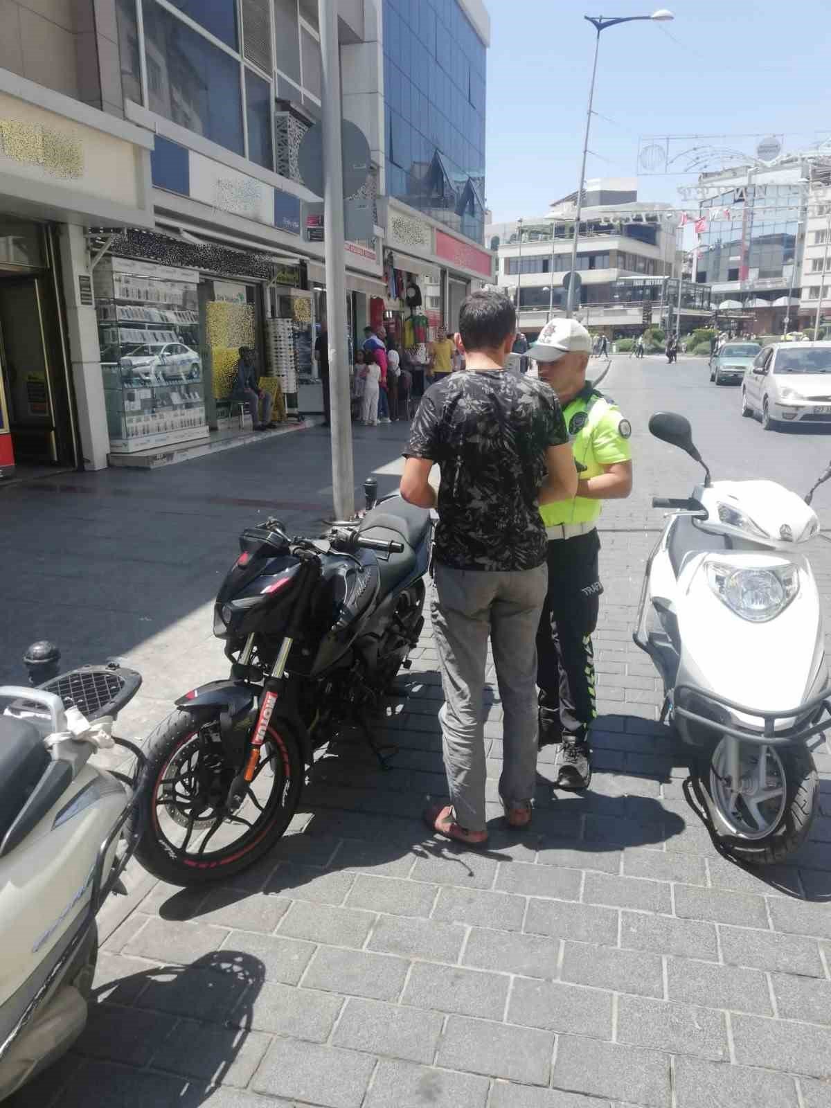 Motosiklet sürücülerine ceza yağdı