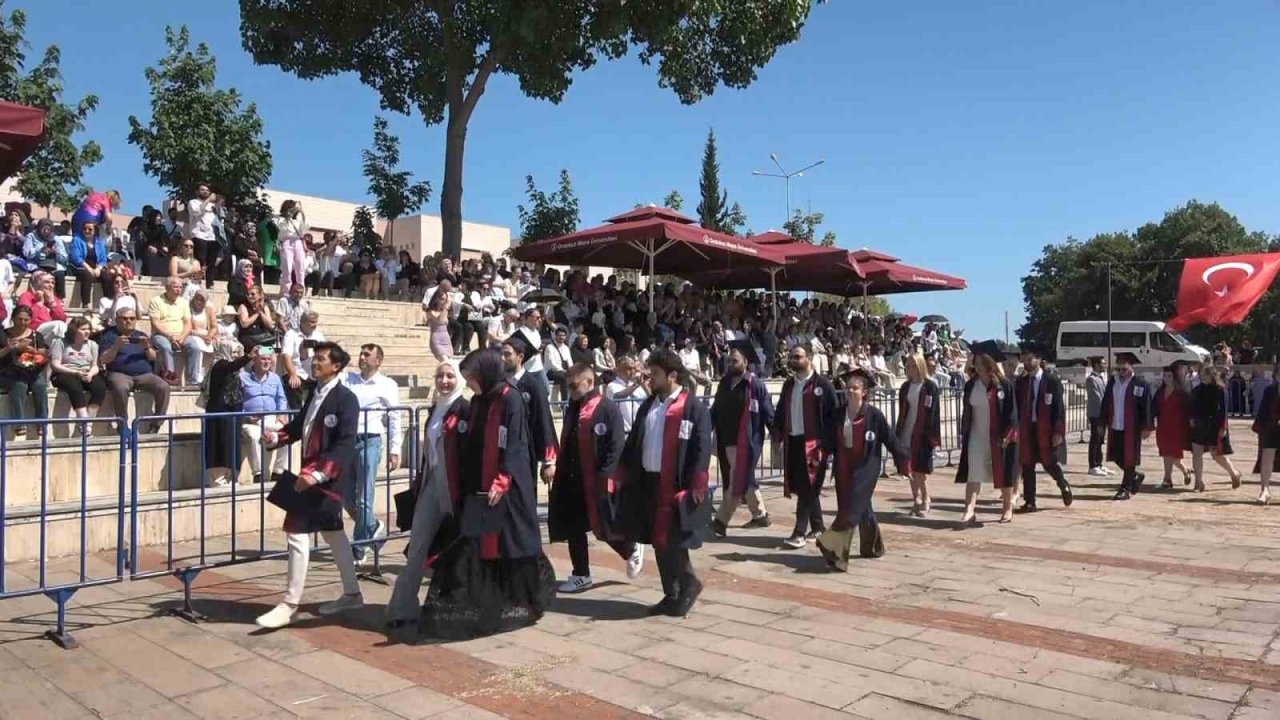 425 yeni mühendisin mezuniyet heyecanı