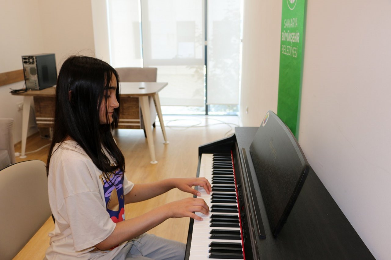 Sakarya Büyükşehir SGM’lerde ilk ders zili çaldı