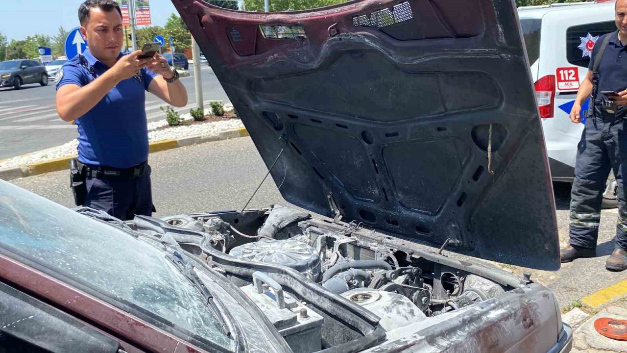 Tamirden çıkan otomobil alev aldı