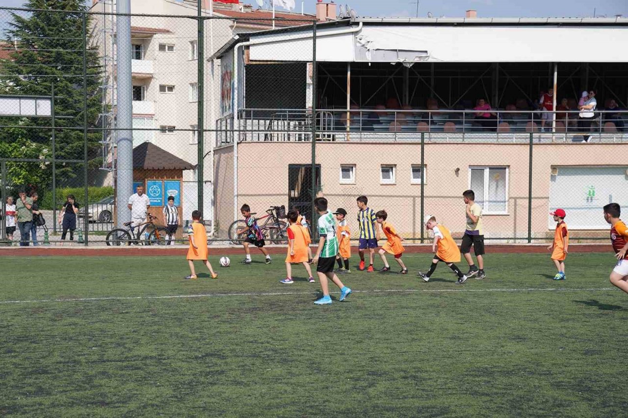 Futbol yaz okulu başladı