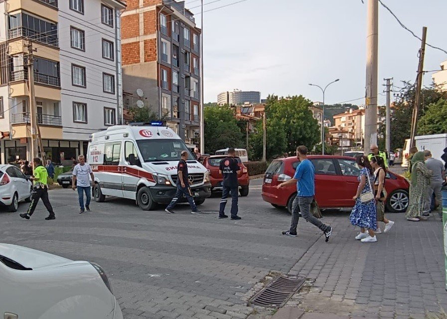 Tavşanlı’da trafik kazası 1’i çocuk 5 yaralı