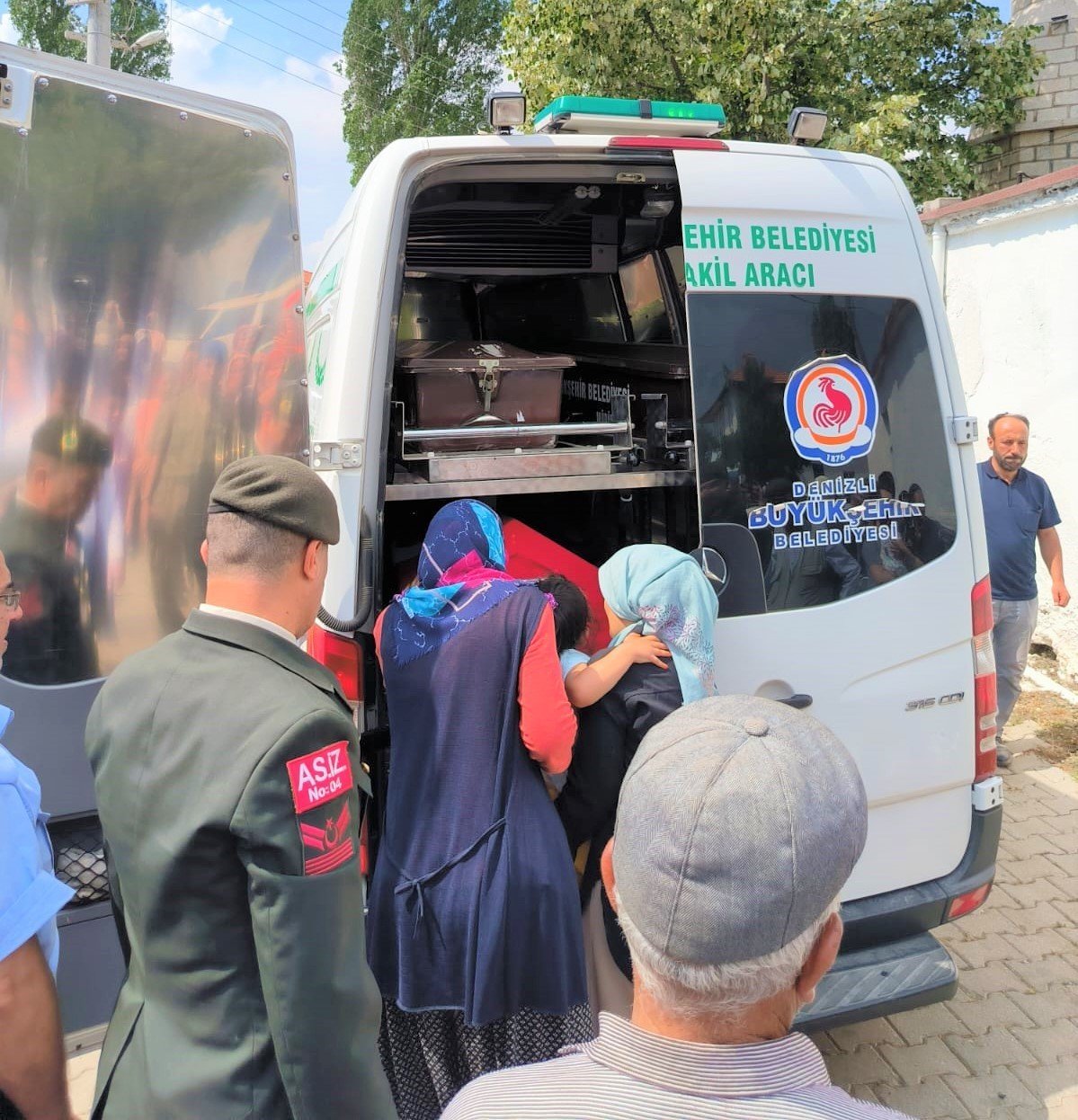 Kalp krizi sonucu hayatını kaybeden asker, törenle toprağa verildi