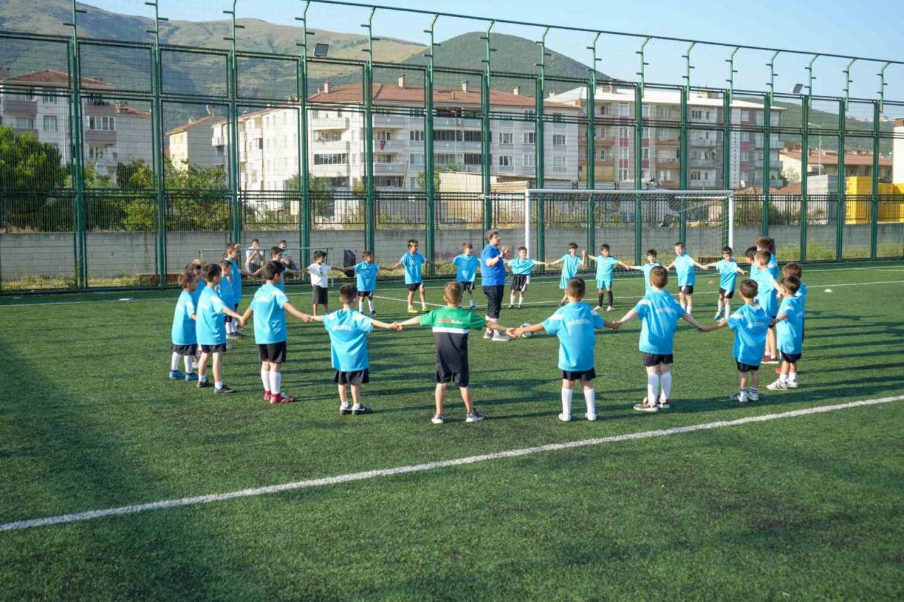 Gemlik Belediyespor yaz okulları yoğun katılımla başladı