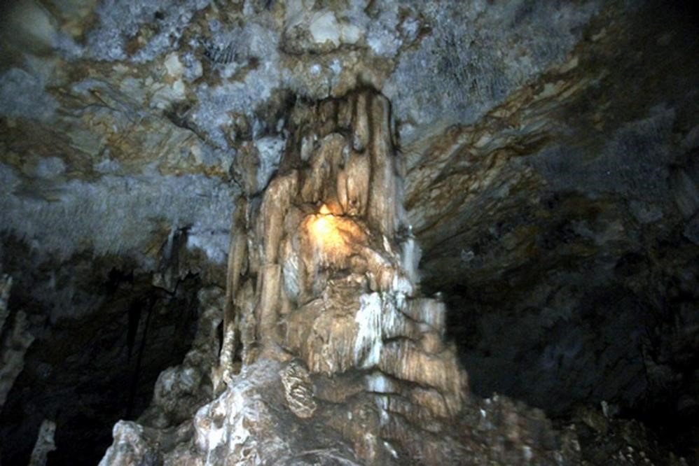 Turizme kazandırılmayı bekleyen asırlık Sırtlanini Mağarası unutulmaya yüz tuttu