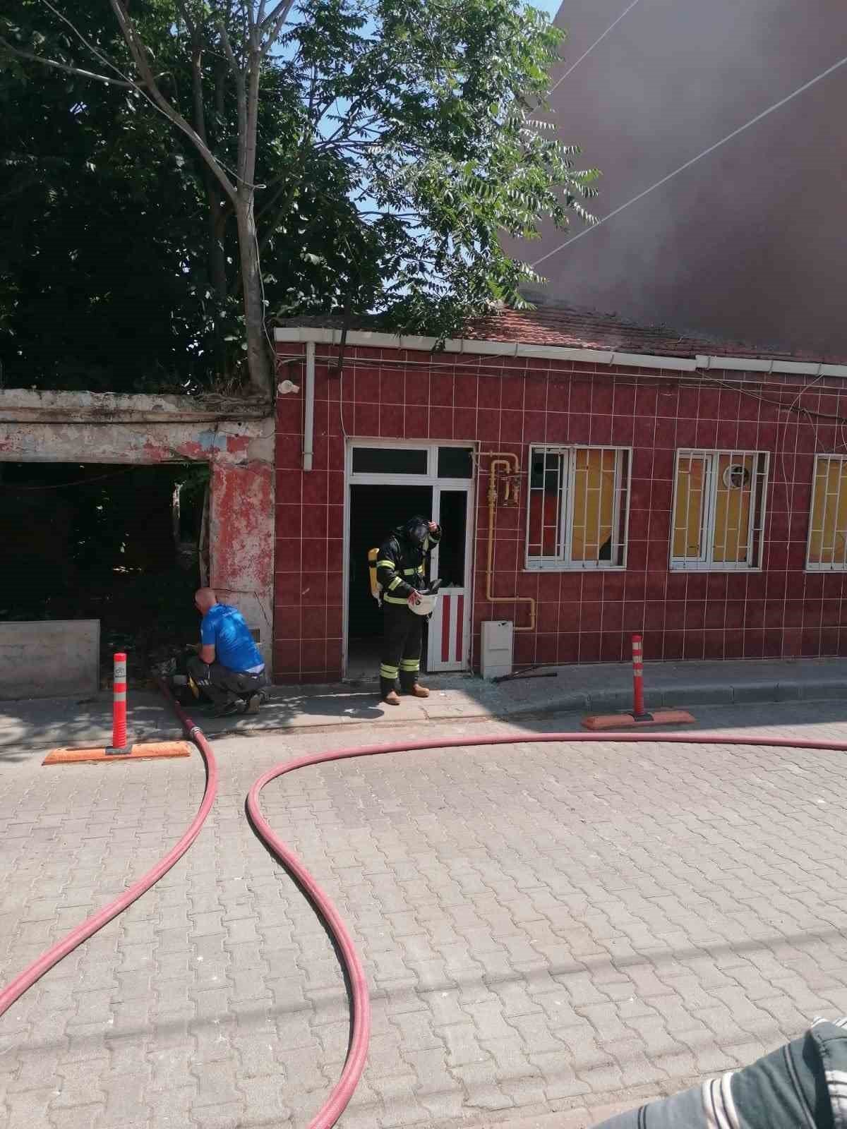 Metruk binada yangın