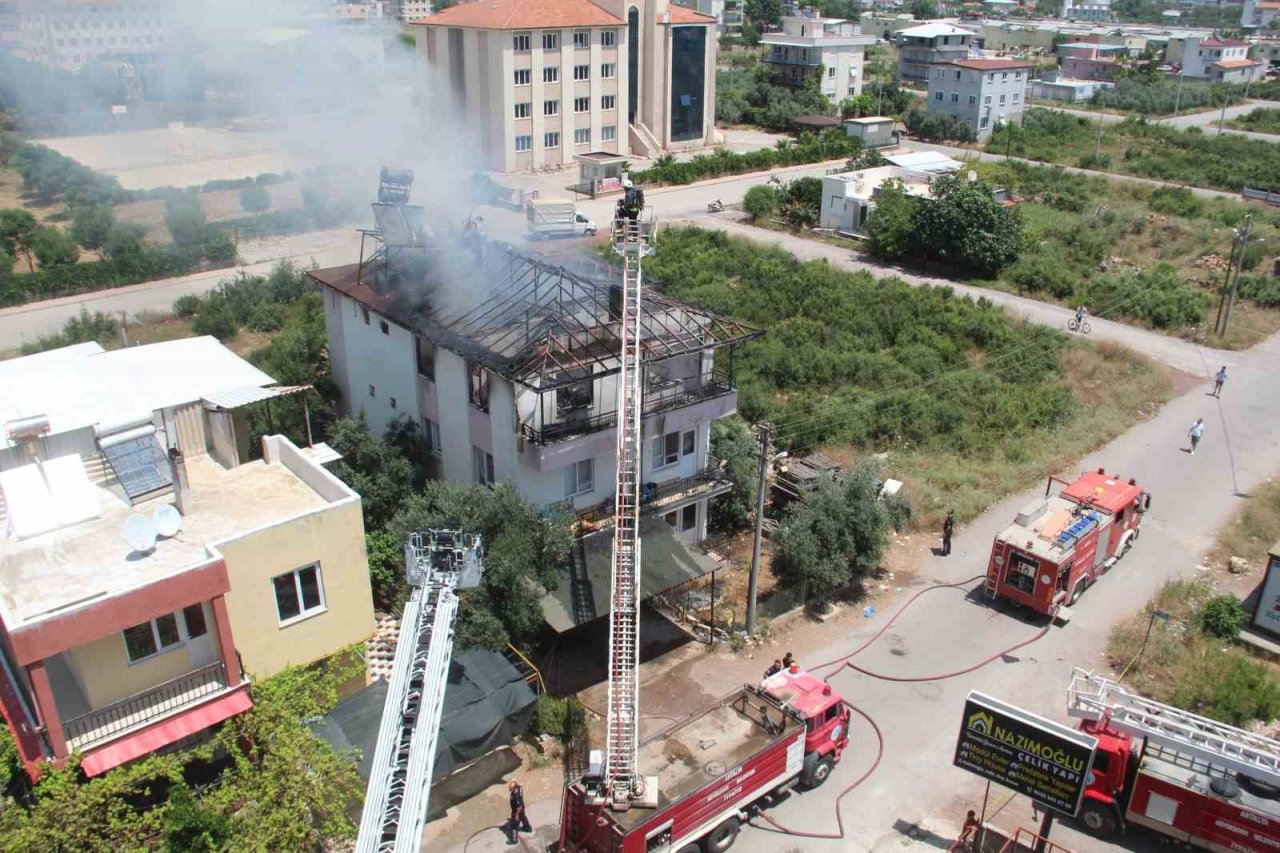 Önce kardeşleriyle tartıştı, sonra evi ateşe verdi