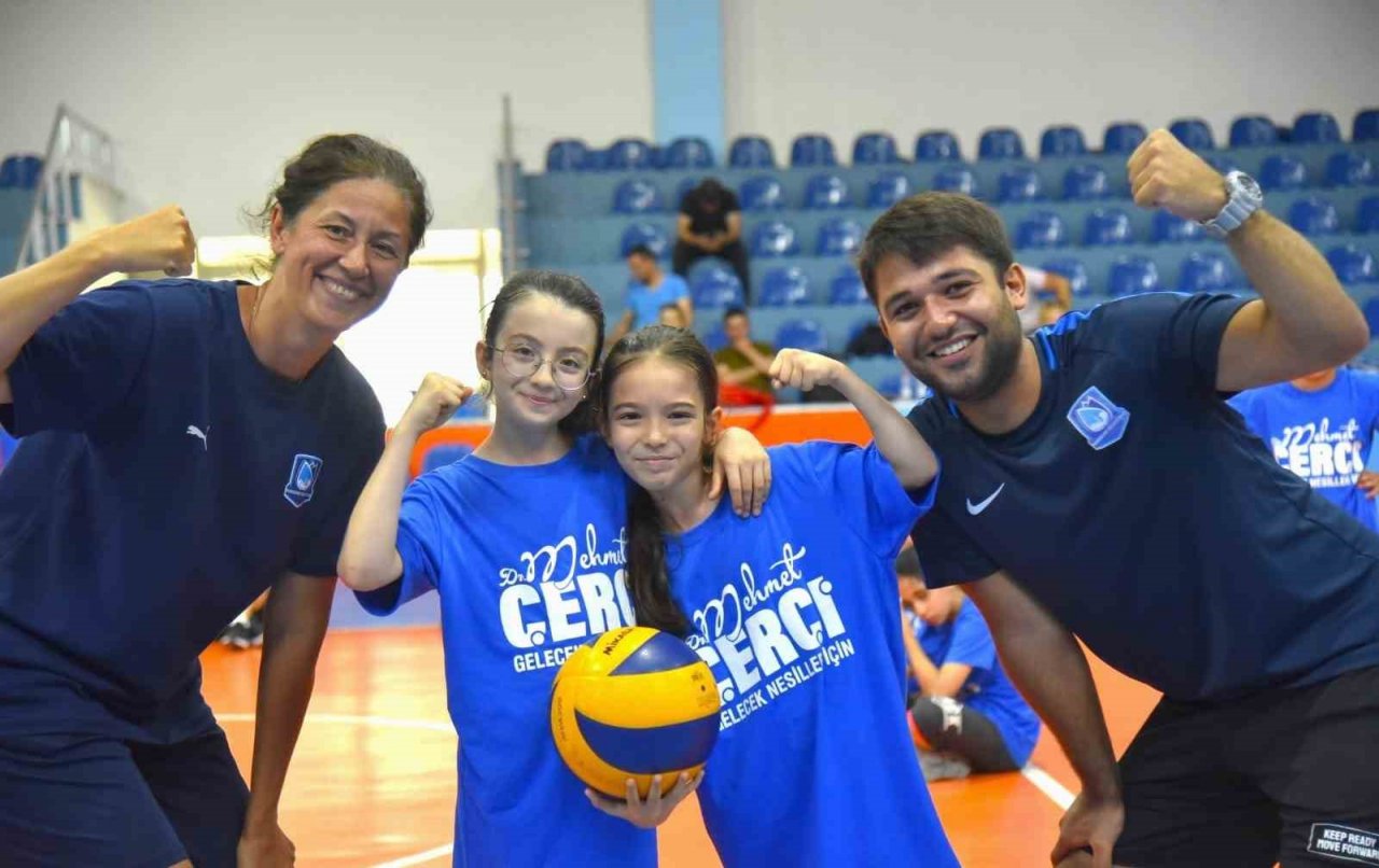 Yunusemre’de yaz spor okulu voleybol kursları başladı