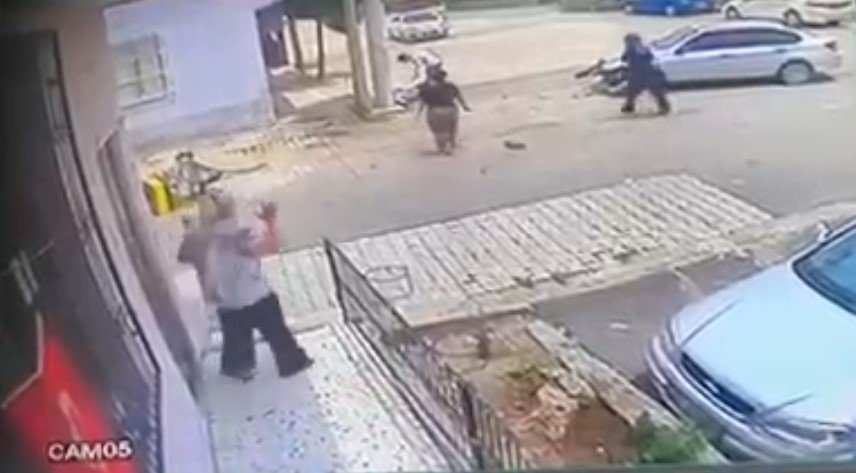 İki farklı kaza anı güvenlik kamerasına yansıdı