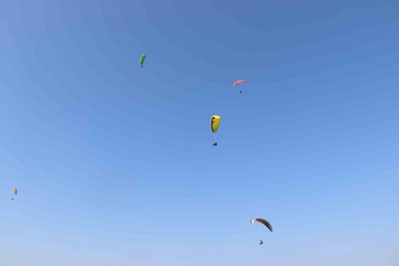 Yamaç paraşütçülerin gözde adresi: Kırantepe