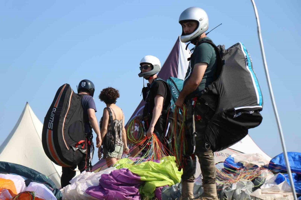 Yamaç paraşütçülerin gözde adresi: Kırantepe