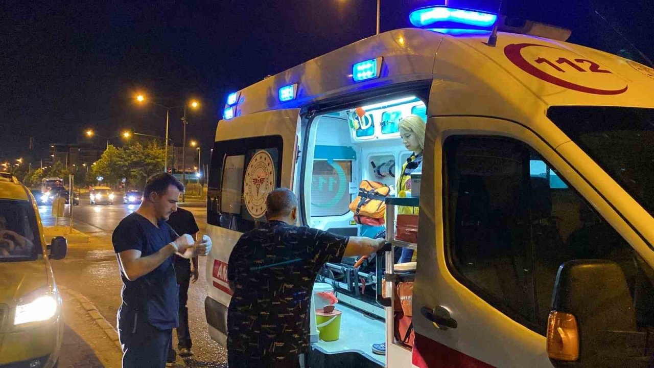 Alkollü sürücü emniyetin PTS direğine çarptı: 1 yaralı