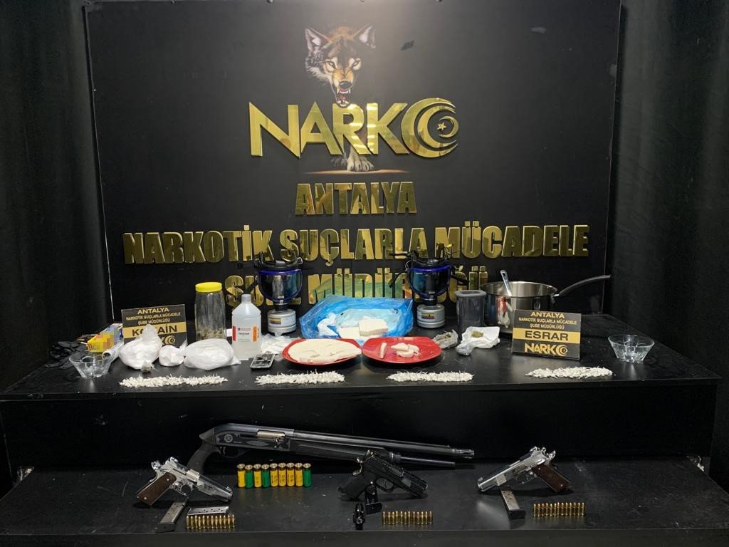 Antalya’da polisten zehir tacirlerine Haziran darbesi