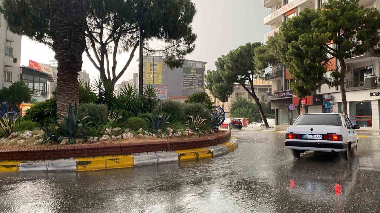 Aydın’da sağanak yağış etkili oldu