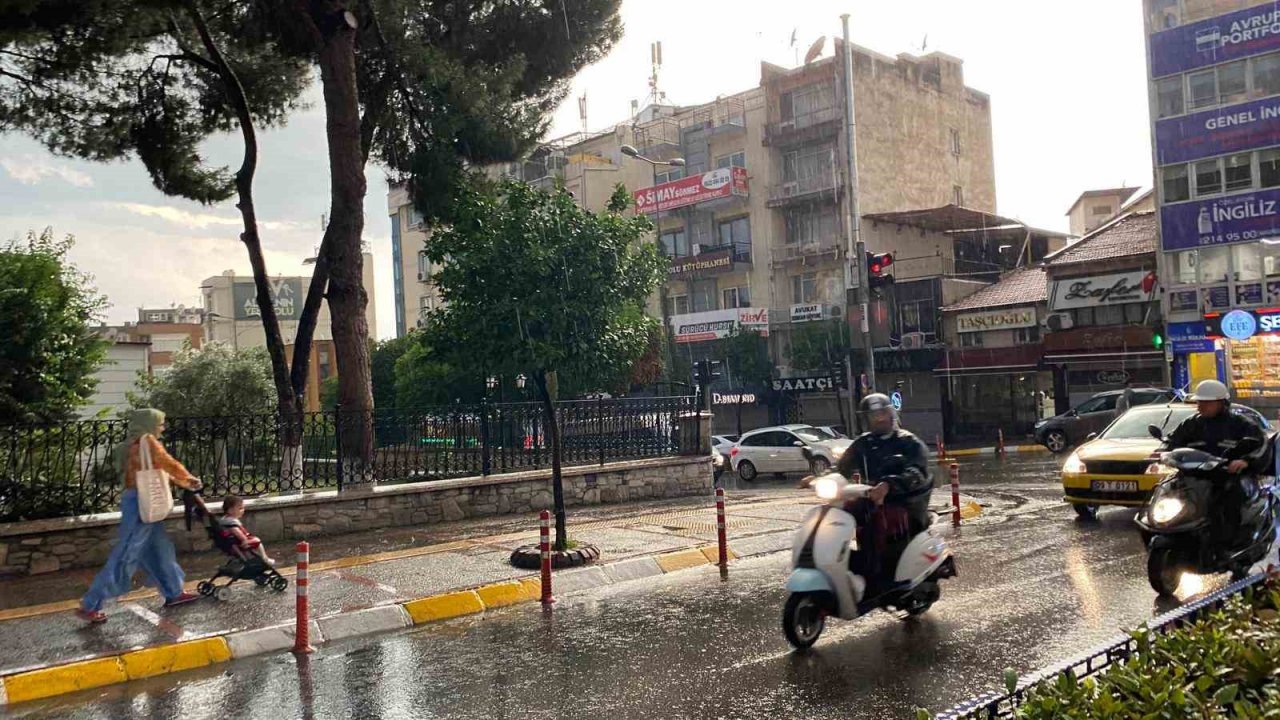 Aydın’da sağanak yağış etkili oldu