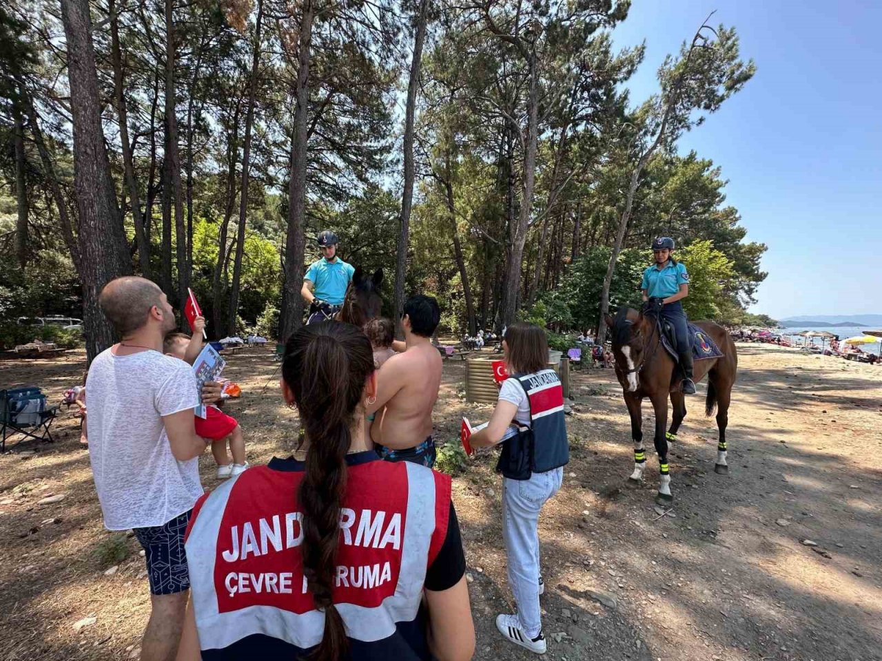 Jandarma ekipleri vatandaşları uyardı