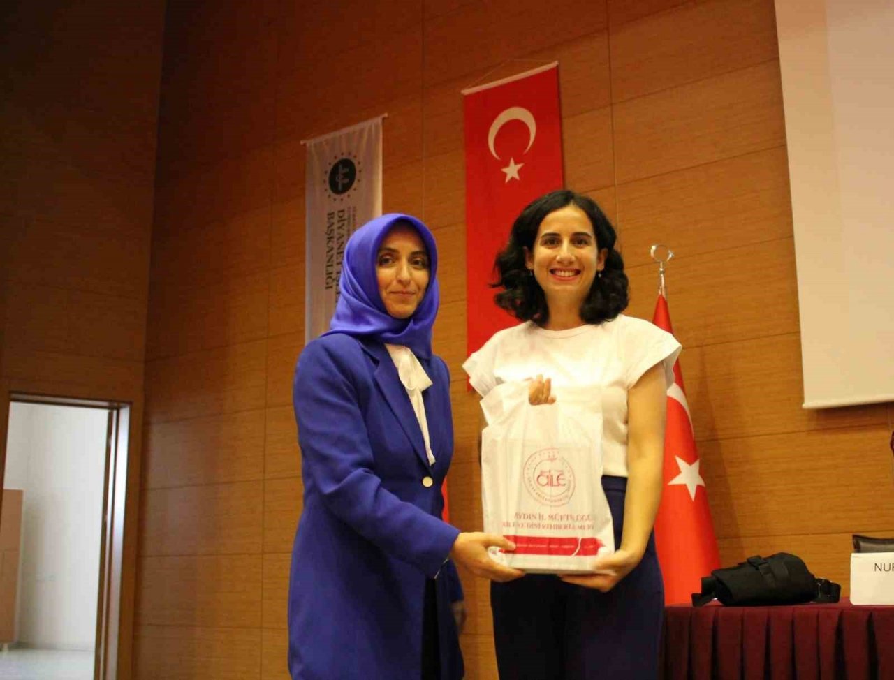 Aydın’da ’Bir Yetime Aile Olmak’ temalı panel düzenlendi