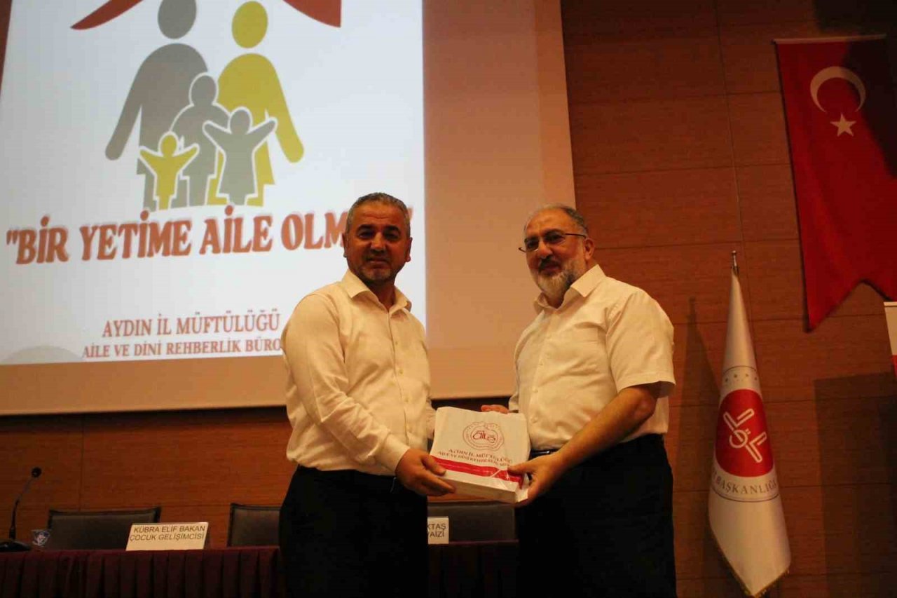 Aydın’da ’Bir Yetime Aile Olmak’ temalı panel düzenlendi