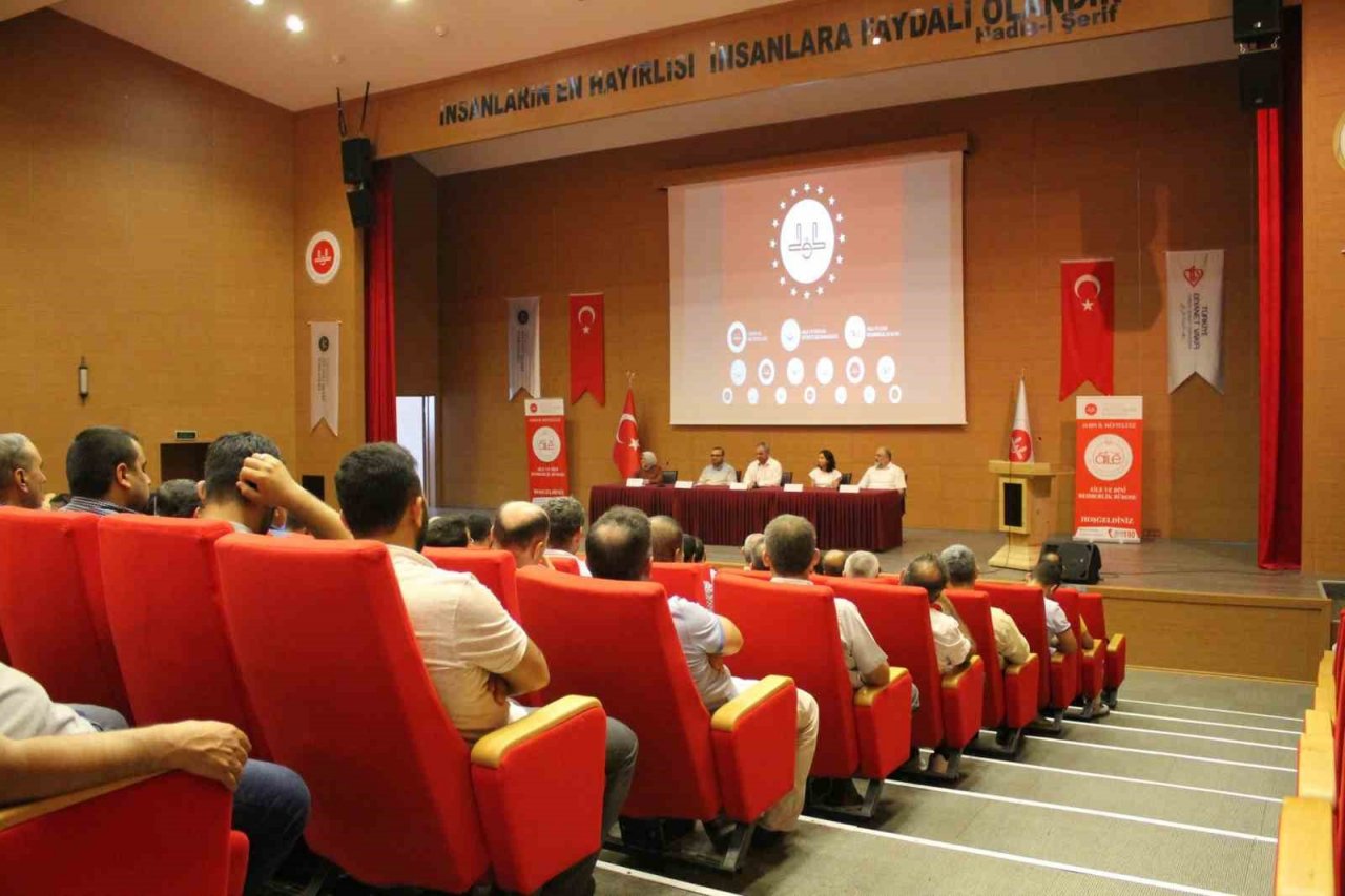 Aydın’da ’Bir Yetime Aile Olmak’ temalı panel düzenlendi