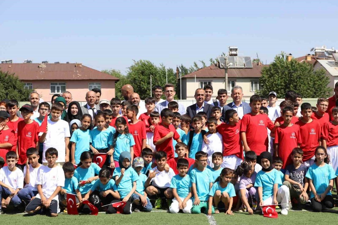 Genç’te Yaz Spor Okulları’nın açılışı yapıldı