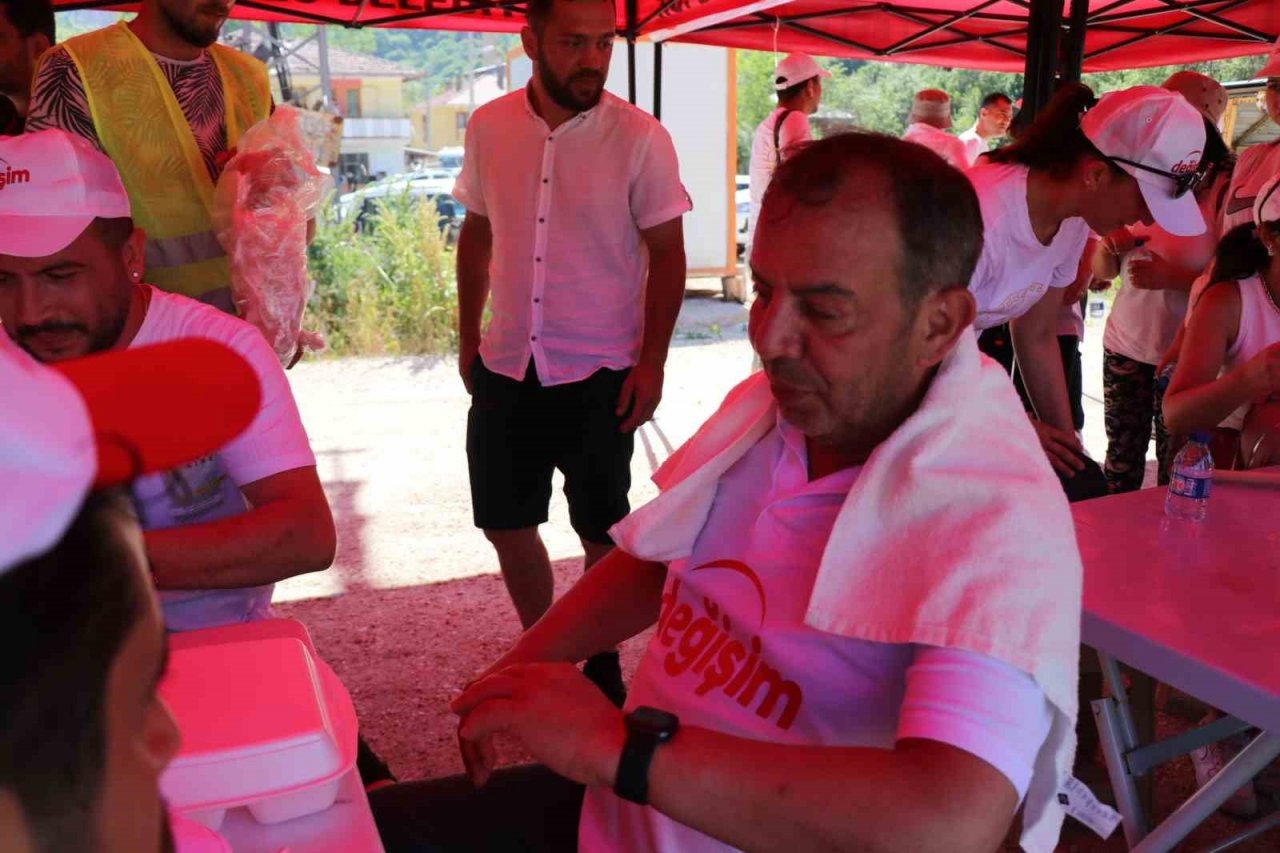 Tanju Özcan CHP’de değişim için başlattığı yürüyüşte Ankara il sınırına ulaştı