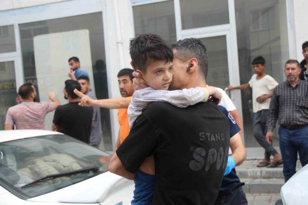 Bolu’da elektrik panosu patladı, dumana boğulan apartmanda 5’i çocuk 15 kişi dumandan etkilendi