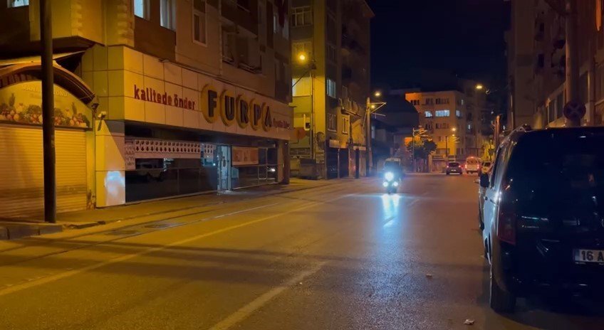 13 günde 2 kaza 2 ölüm...Camiden çıkan adam otomobilin çarpmasıyla hayatını kaybetti