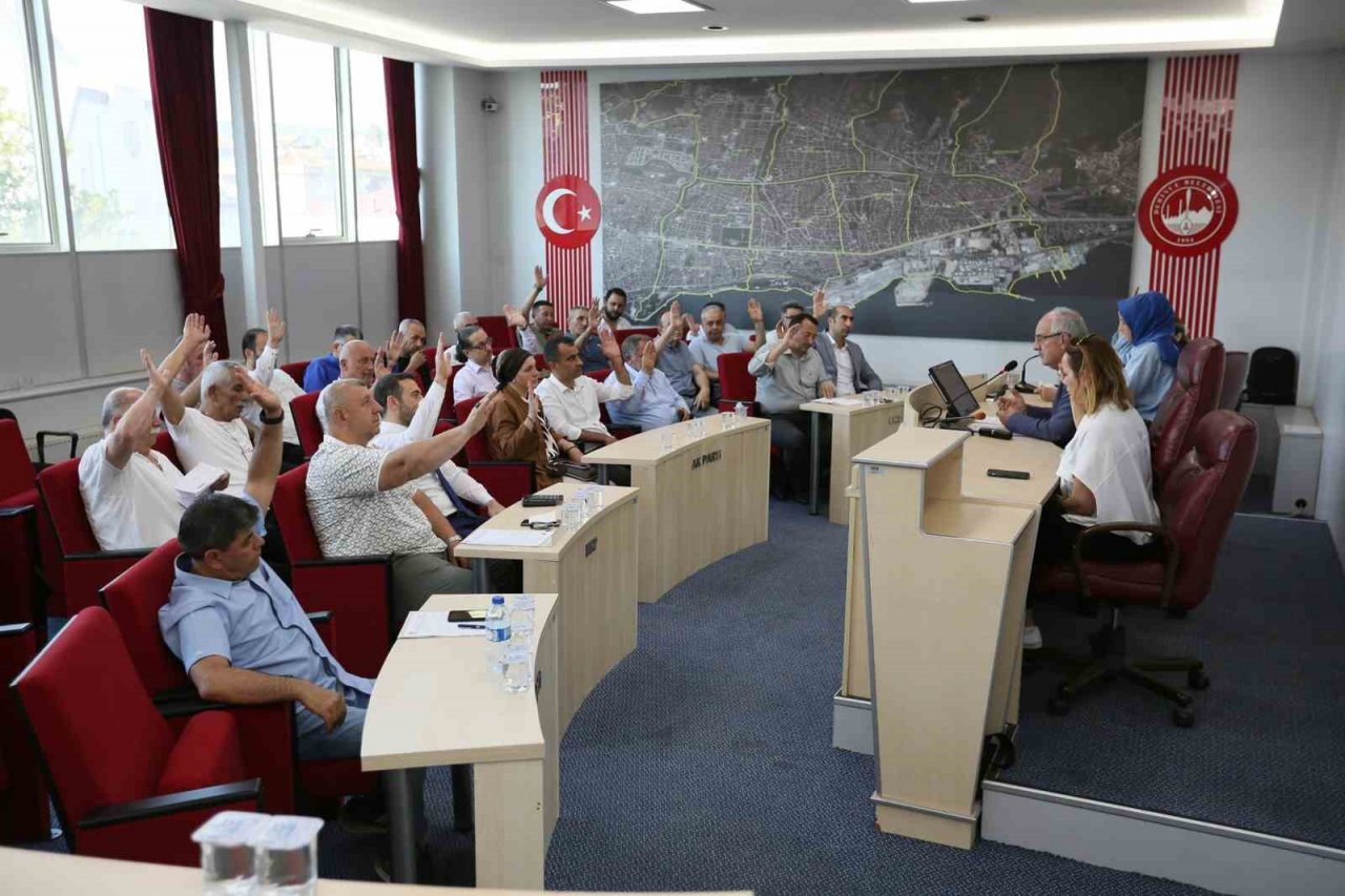 Derince Belediye Meclisi’nden vefa örneği