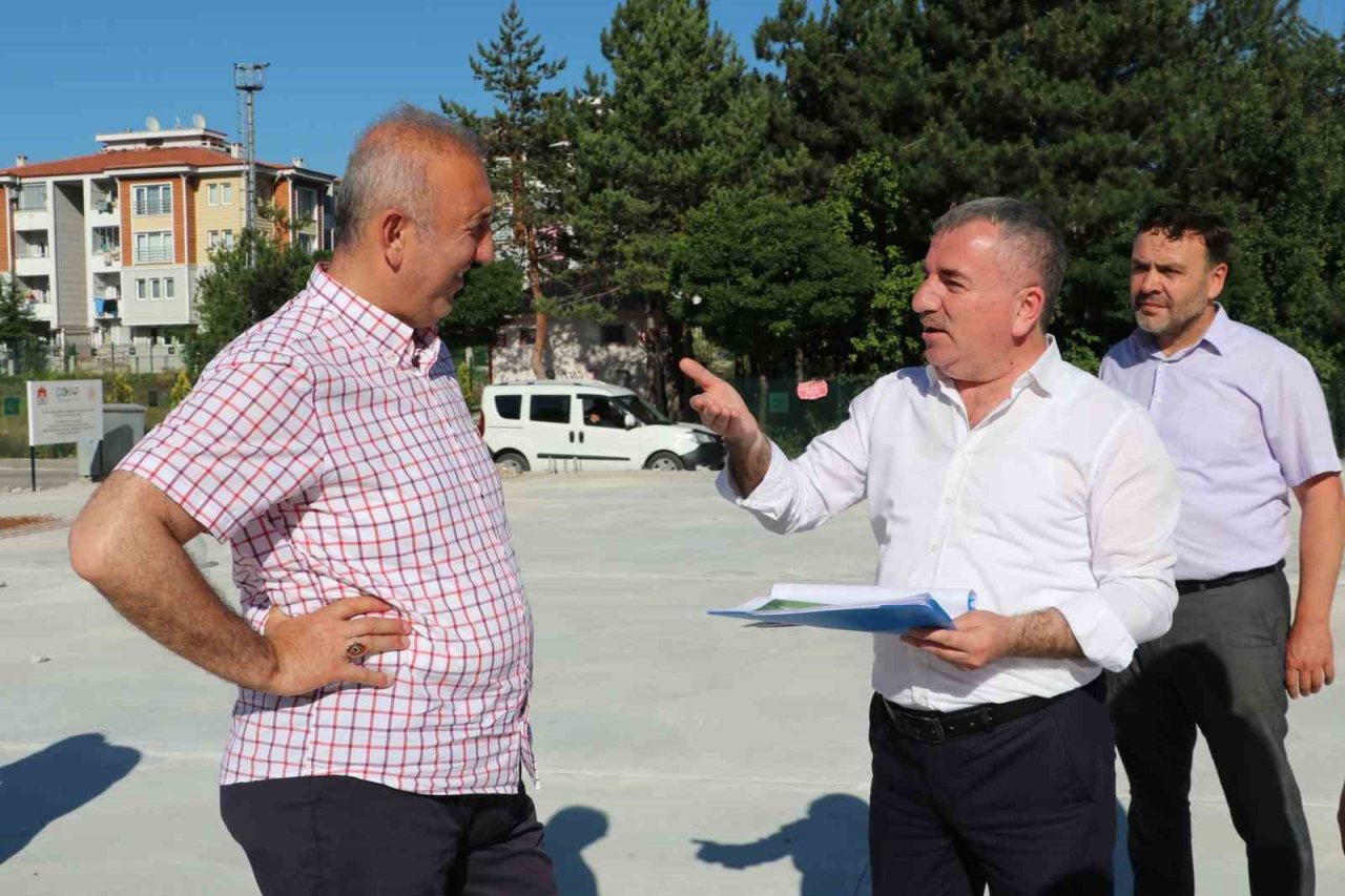 Başkan Özdemir: "İlçenin gelişimine katkıda bulunacak projeler hazırlıyoruz"