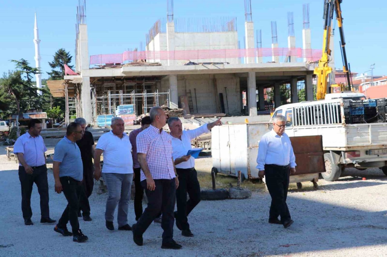 Başkan Özdemir: "İlçenin gelişimine katkıda bulunacak projeler hazırlıyoruz"