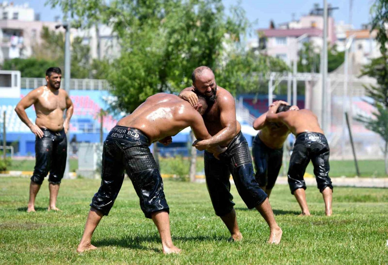 Okulu, altın kemeri gözüne kesti