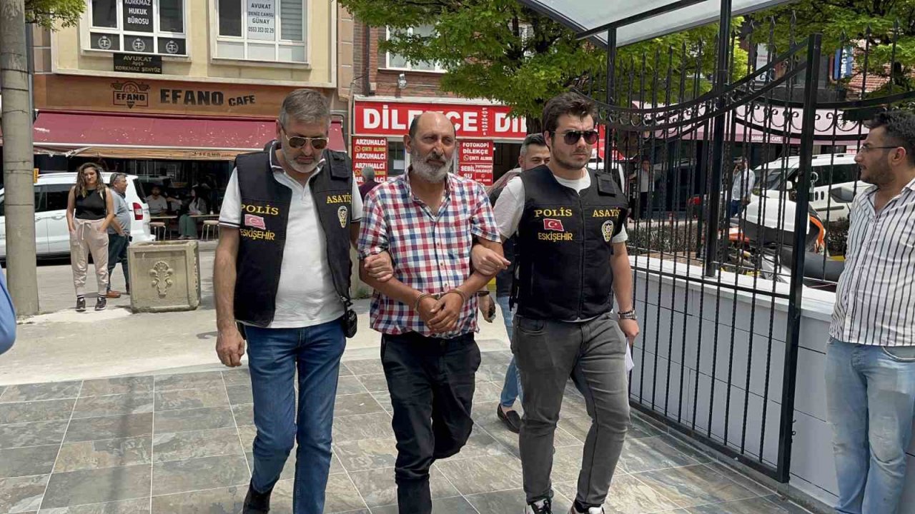 İş adamına düzenlenen silahlı saldırının azmettiricisi adliyeye sevk edildi