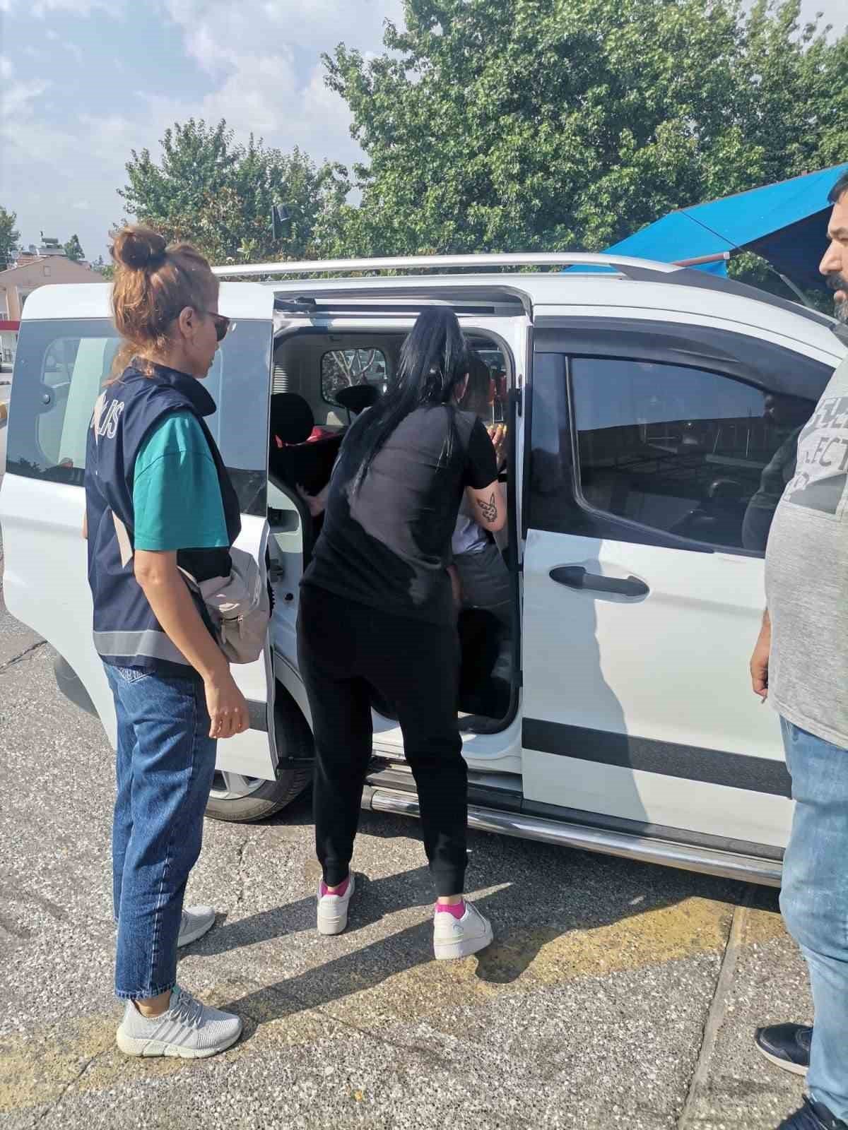 Fethiye’de önce gasp ettiler sonra uyuşturucu madde ile yakalandılar