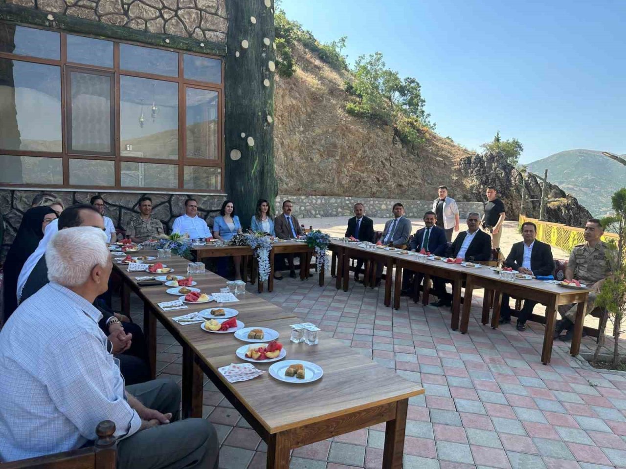 Vali İdris Akbıyık Şemdinli’de incelemelerde bulundu