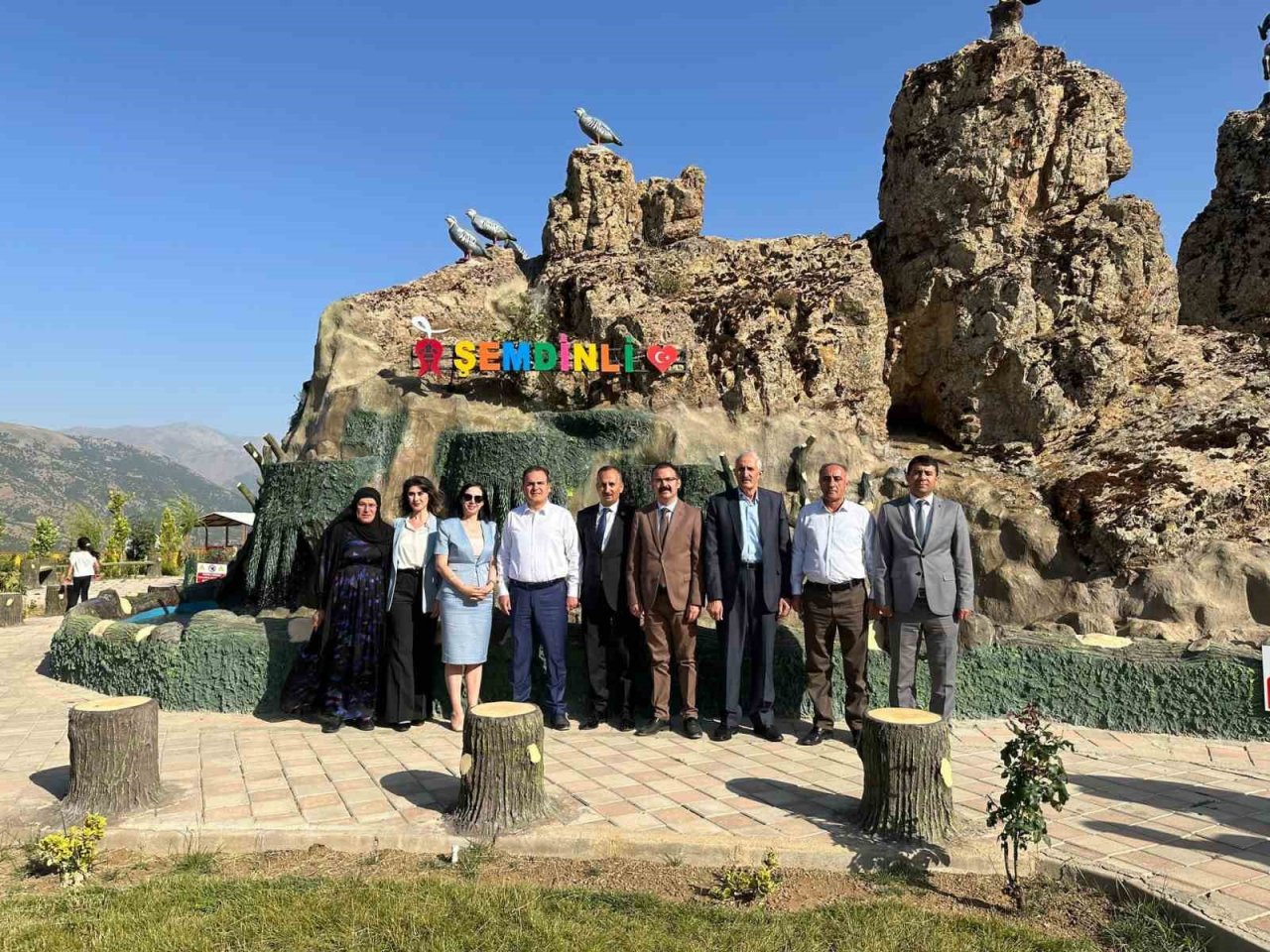 Vali İdris Akbıyık Şemdinli’de incelemelerde bulundu