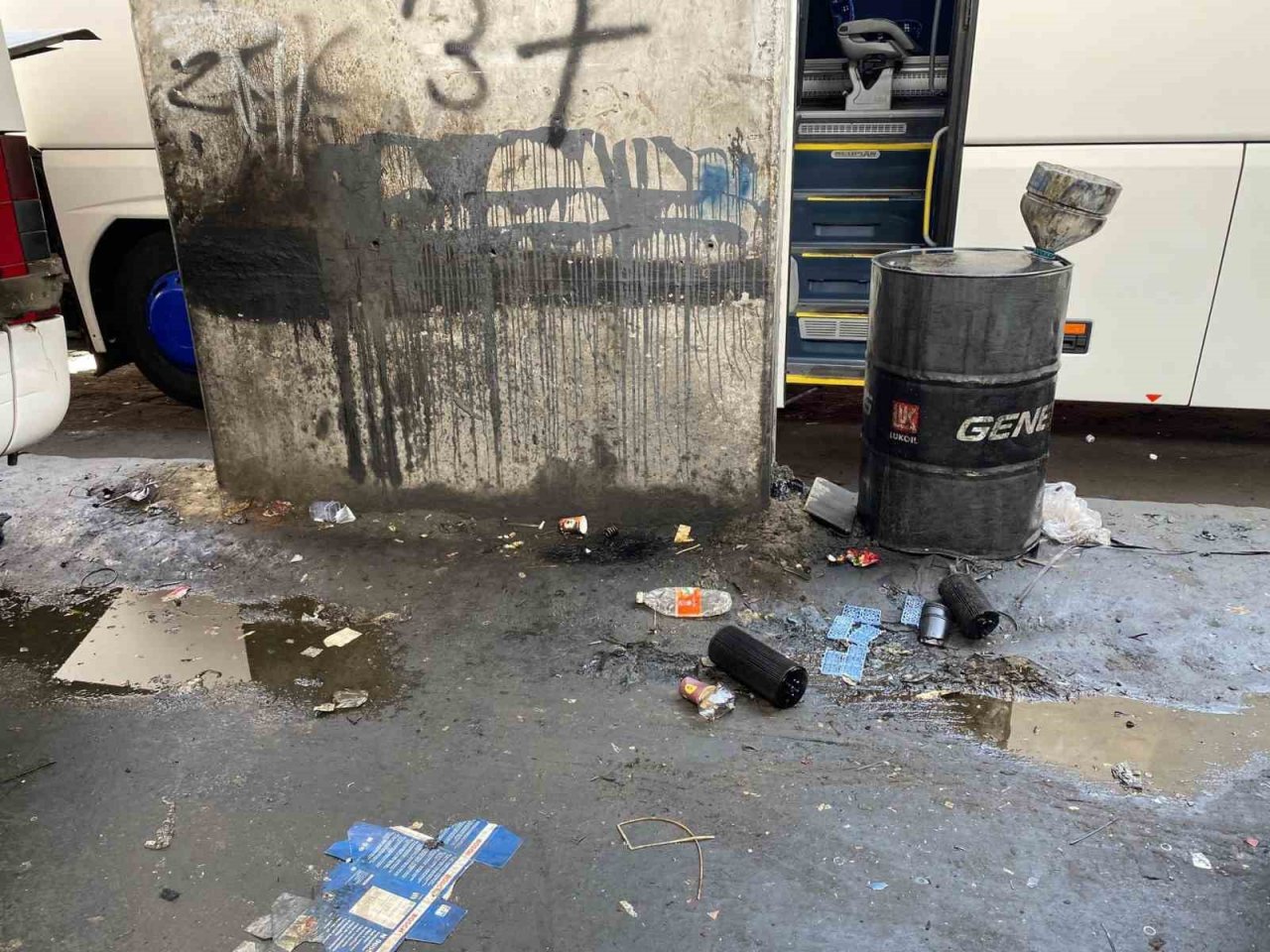 Büyük İstanbul Otogarı çürüyor