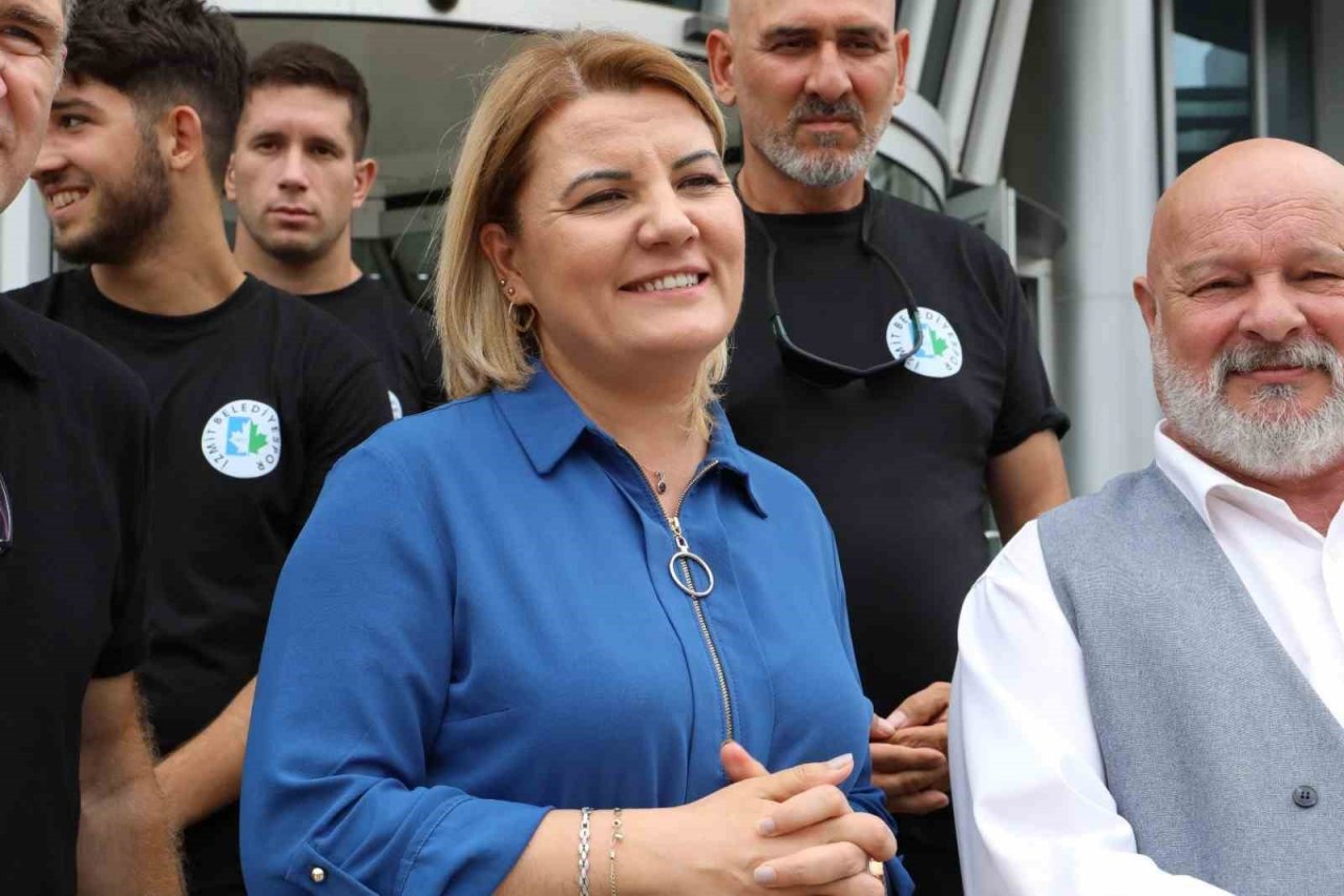 Başkan Hürriyet, İzmitli pehlivanları Kırkpınar’a uğurladı