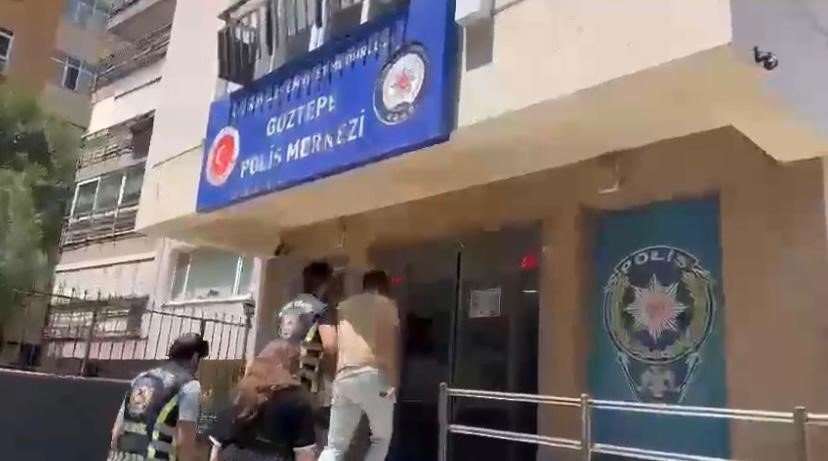 Kadıköy’de trafiği tehlikeye düşüren sürücülere ceza