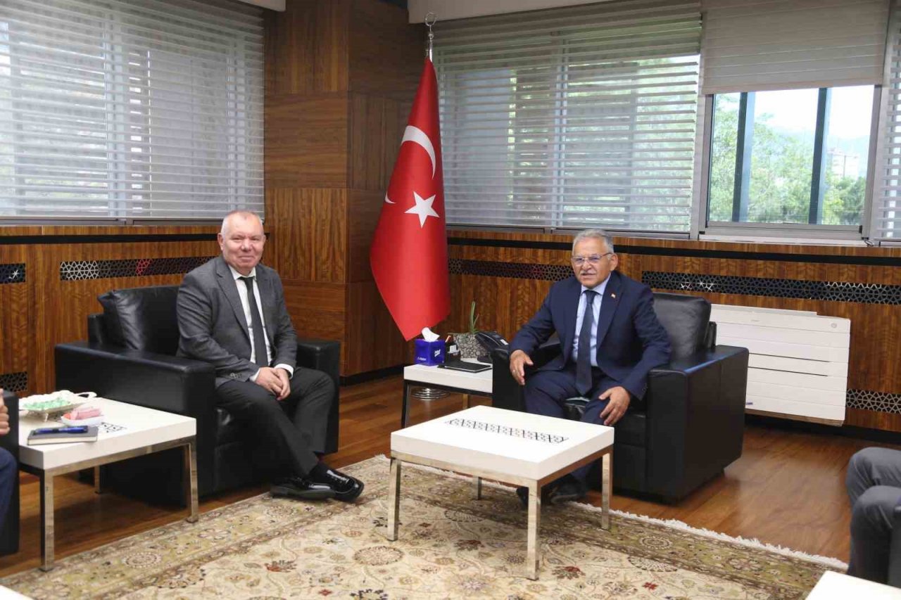 Devlet Tiyatroları Genel Müdürü Kurt’tan Büyükkılıç’a Ziyaret