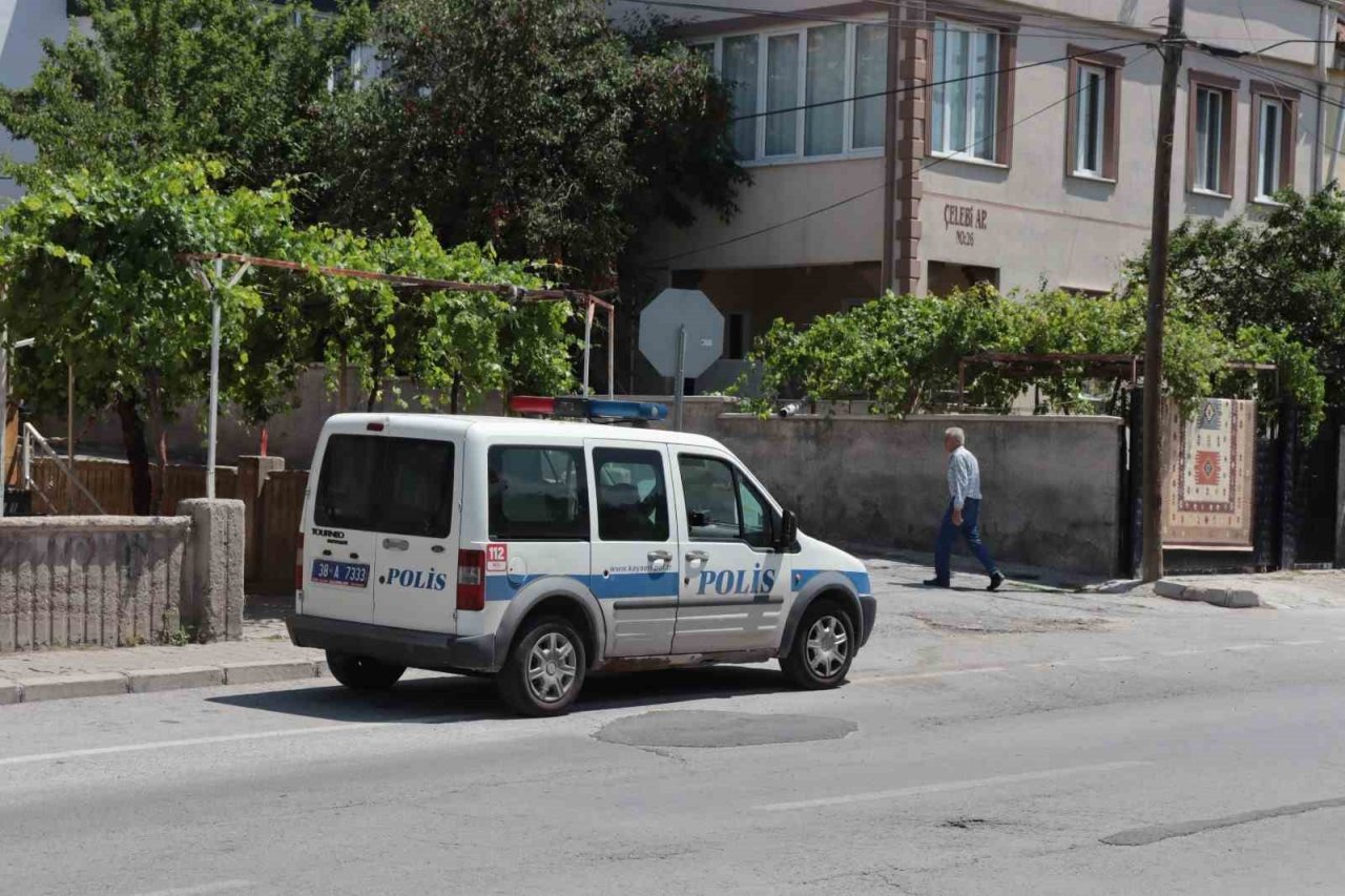 Cinayet dedektifleri 550 saatlik kamera kaydını inceledi, bebek cesedini çöpe atan kadını yakaladı