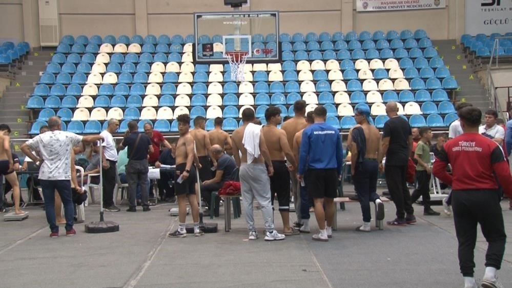 Kırkpınar’a 2 bin 141 pehlivan kayıt yaptırdı